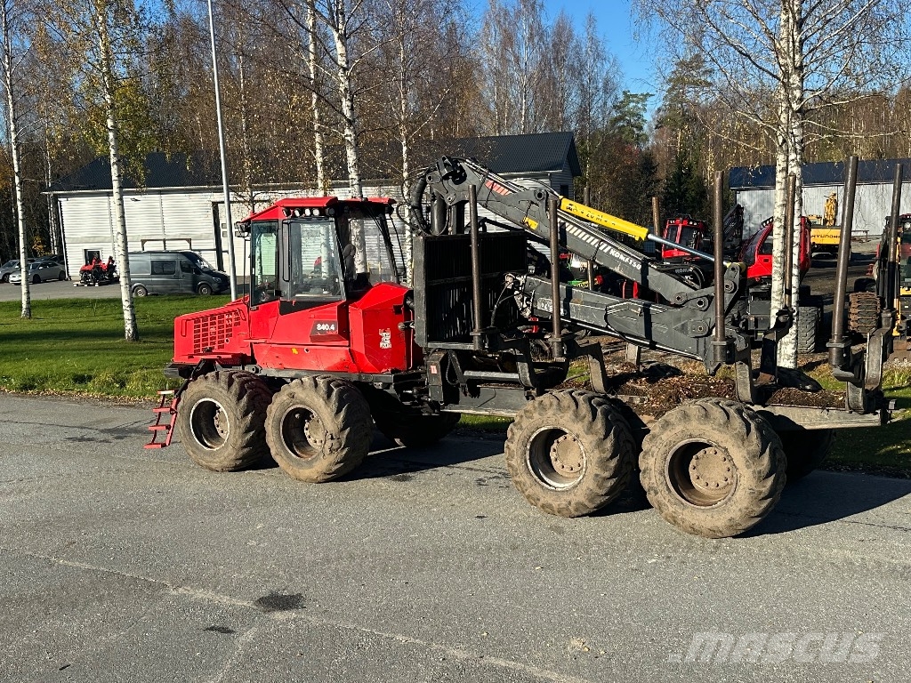Komatsu 840.4 Форвардери