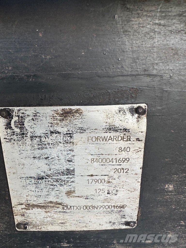 Komatsu 840.4 Форвардери