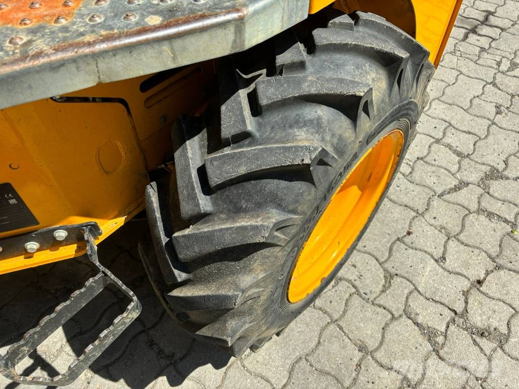 JCB 1T-2S5 ساحبات مفصلية