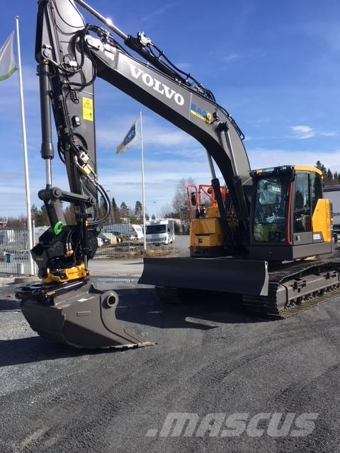 Volvo ECR235EL / UTHYRES Roomikekskavaatorid