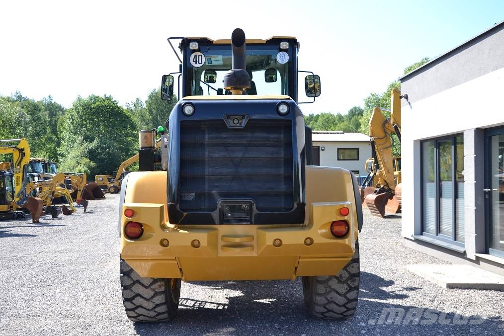 CAT 930 K لوادر بعجل