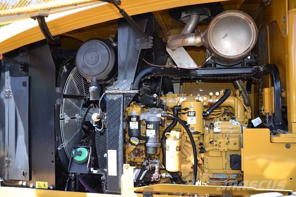 CAT 930 K لوادر بعجل