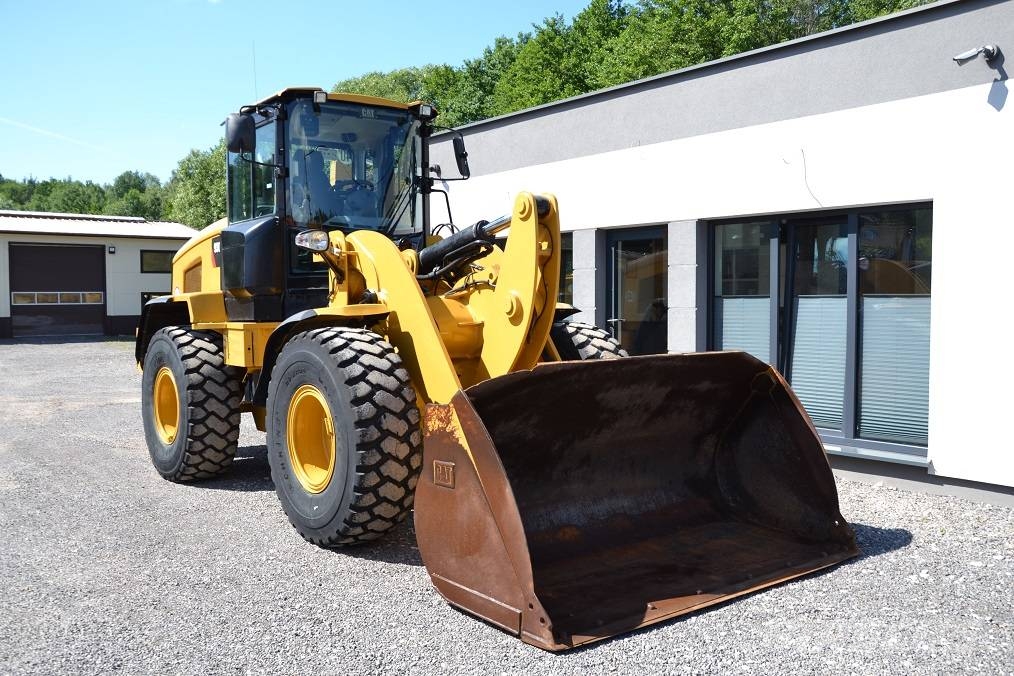 CAT 930 K لوادر بعجل