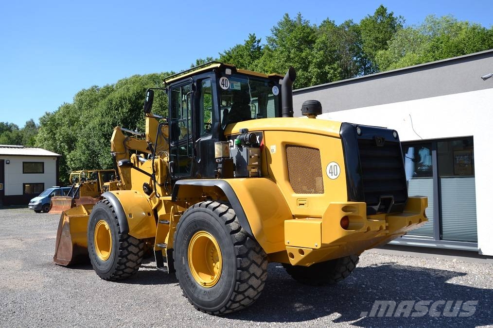 CAT 930 K لوادر بعجل