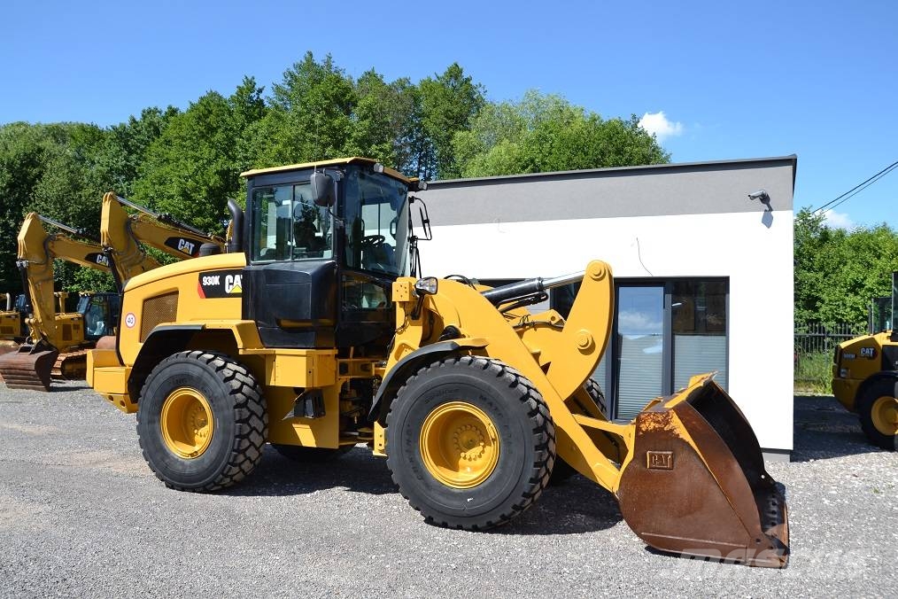 CAT 930 K لوادر بعجل