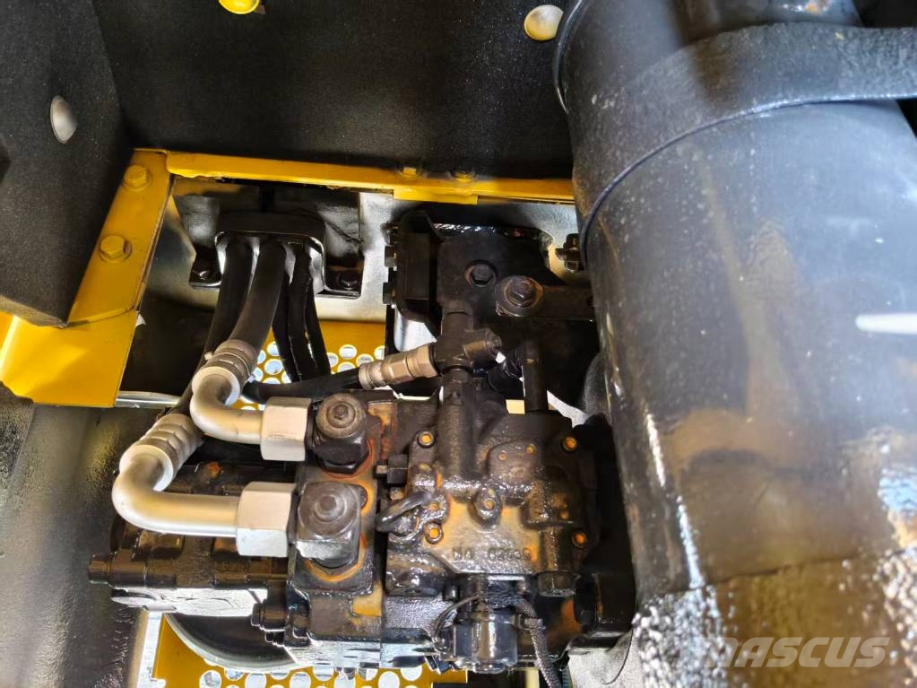 Komatsu PC 56-7 小型挖掘机