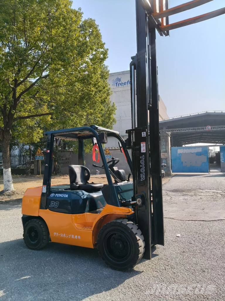 Toyota 7F30 柴油叉车
