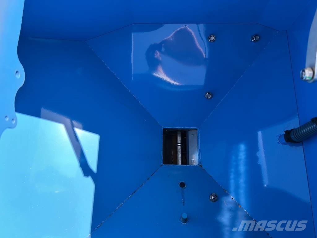 Farmet Falcon 6 PRO Fert+ Combination drills