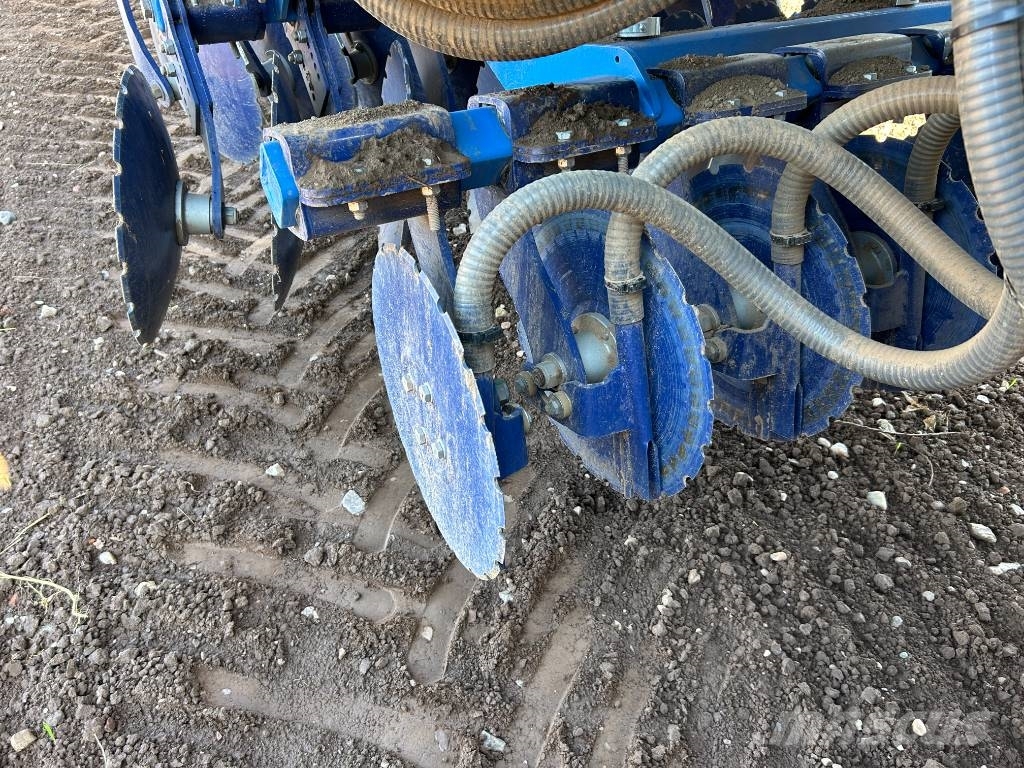 Farmet Falcon 6 PRO Fert+ Combination drills