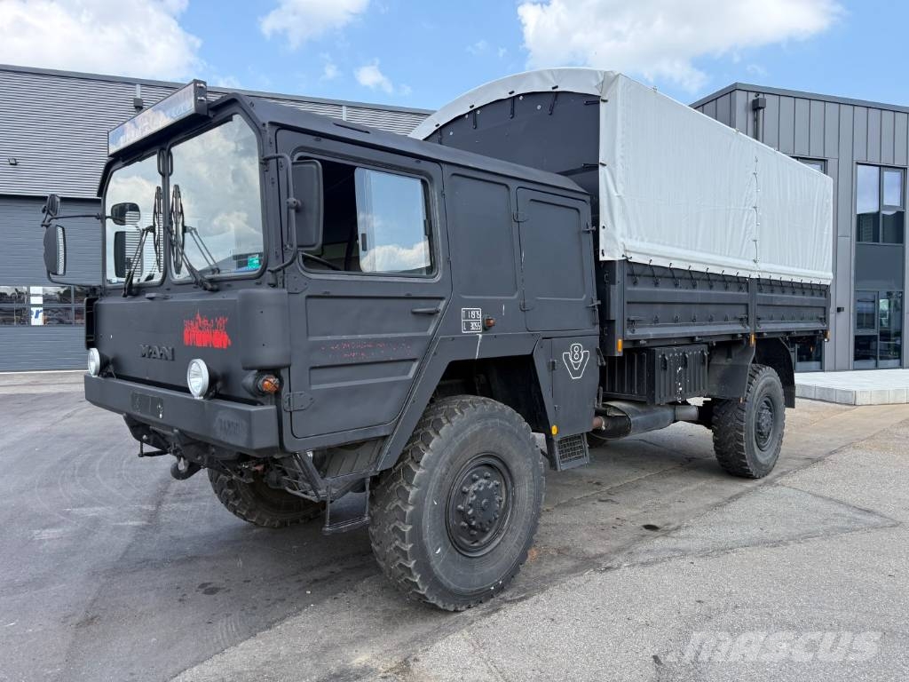MAN 5 to KAT MIL 4x4 Studenterbil Caminhões com cortinas laterais