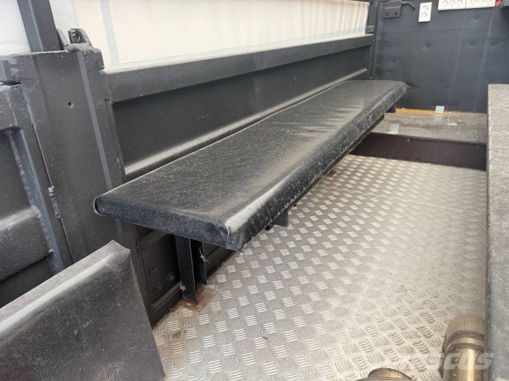 MAN 5 to KAT MIL 4x4 Studenterbil Caminhões com cortinas laterais