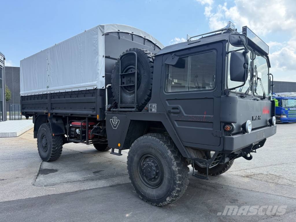 MAN 5 to KAT MIL 4x4 Studenterbil Caminhões com cortinas laterais