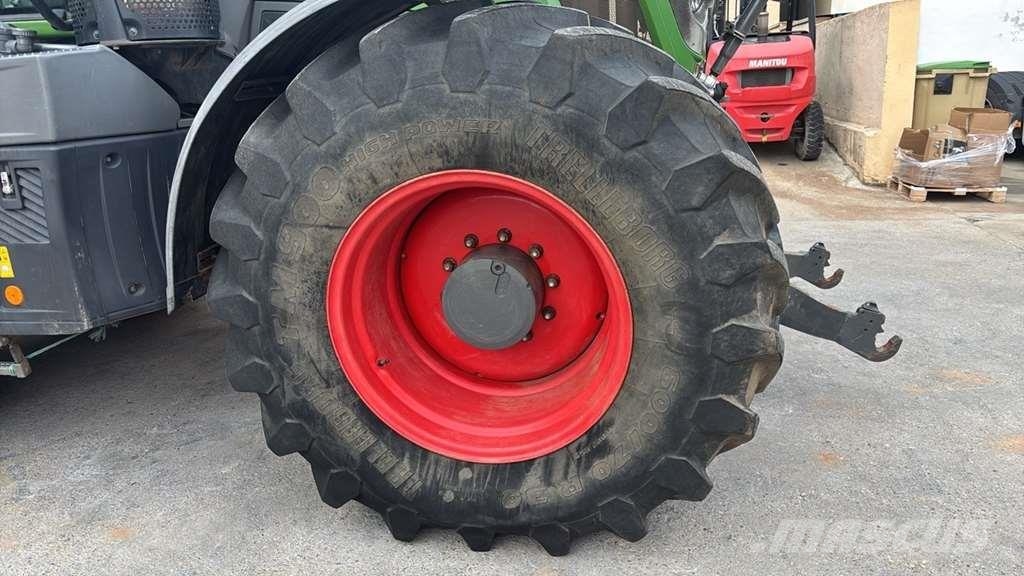 Fendt 826 Traktorok