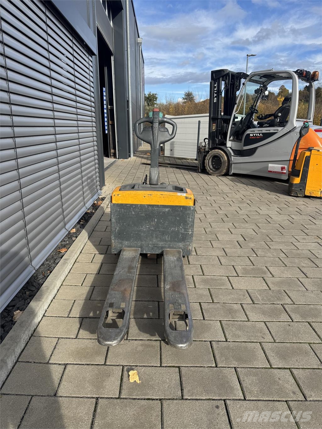 Jungheinrich EME114 - NEUE Batterien 10/2025 Pedestrian stacker