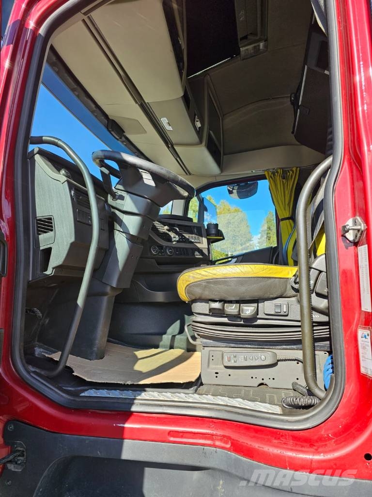Volvo FH16 650 8x4x4 Kamioni za piljevinu