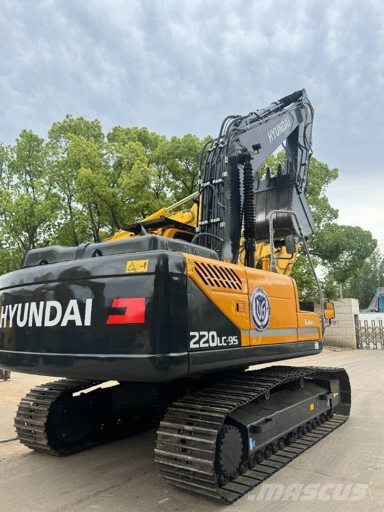 Hyundai 220LC-9S Midi bagri 7t – 12t
