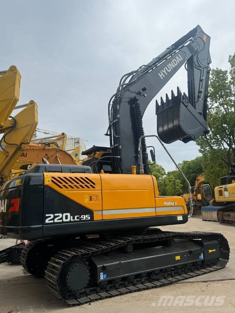 Hyundai 220LC-9S Midi bagri 7t – 12t