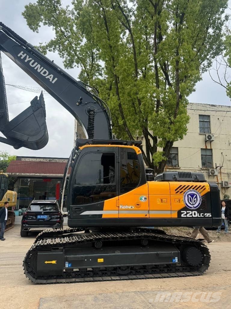 Hyundai 220LC-9S Midi bagri 7t – 12t