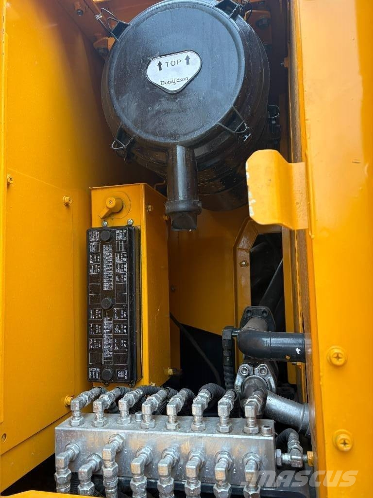 Hyundai 220LC-9S Midi bagri 7t – 12t