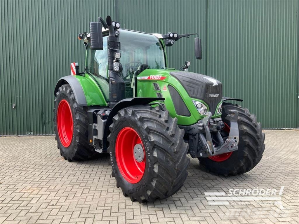 Fendt 724 VARIO GEN6 PROFI PLUS Tractors