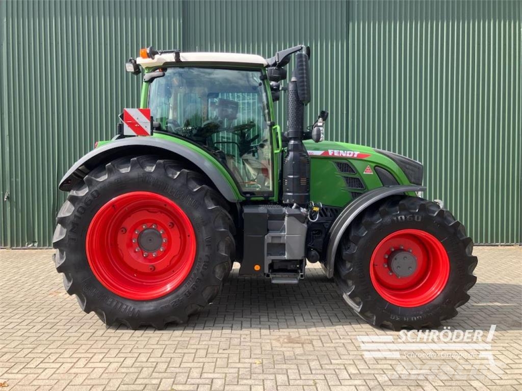 Fendt 724 VARIO GEN6 PROFI PLUS Tractors