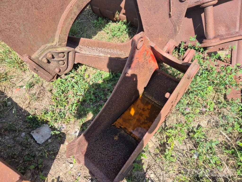 Excavator buckets and attachments CAT, Komatsu, Volvo, Hitachi, Liebherr, JCB,.... Kašike / Korpe