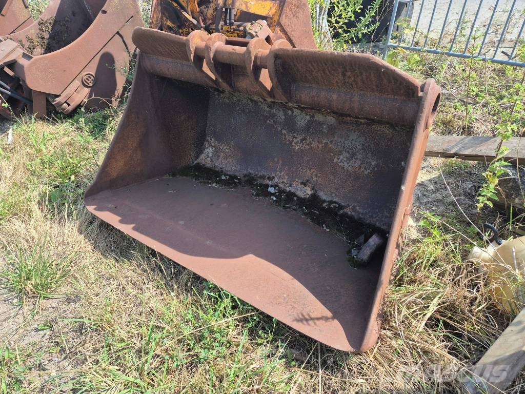 Excavator buckets and attachments CAT, Komatsu, Volvo, Hitachi, Liebherr, JCB,.... Kašike / Korpe