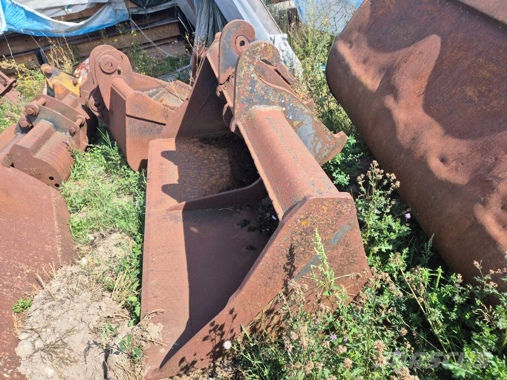 Excavator buckets and attachments CAT, Komatsu, Volvo, Hitachi, Liebherr, JCB,.... Kašike / Korpe