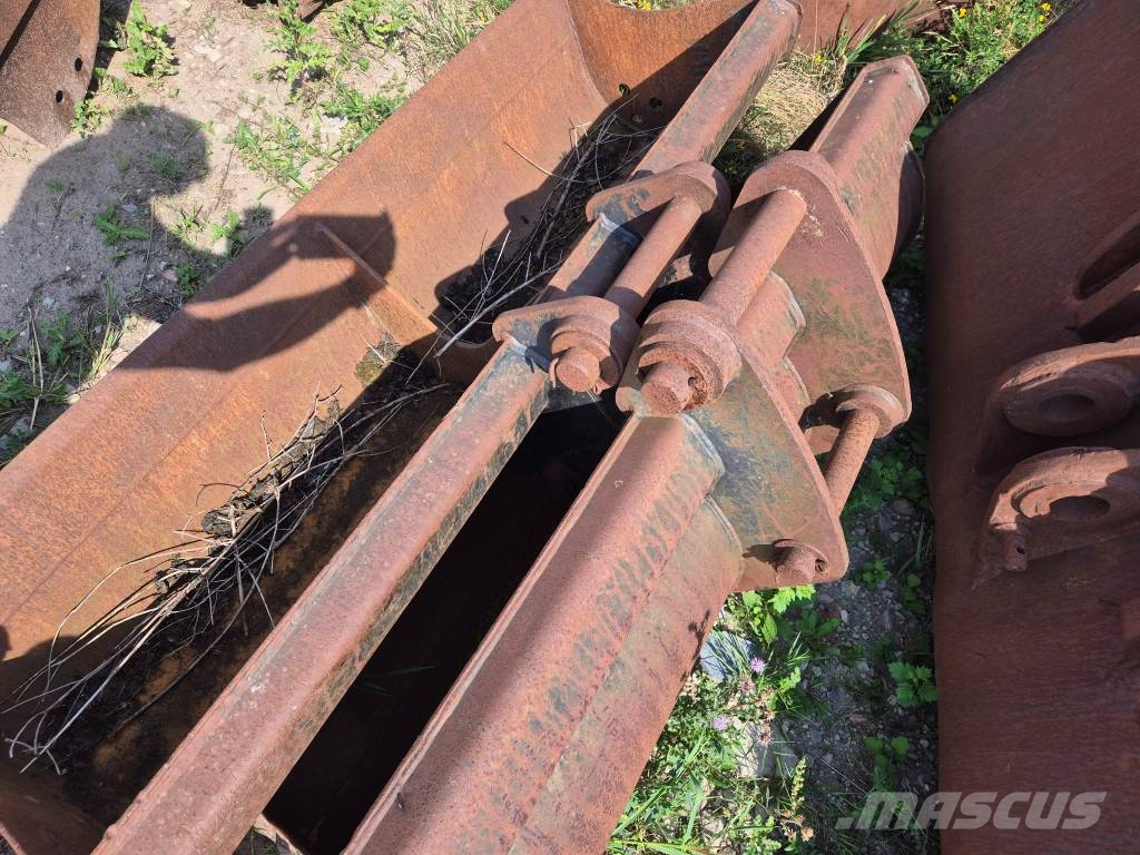 Excavator buckets and attachments CAT, Komatsu, Volvo, Hitachi, Liebherr, JCB,.... Kašike / Korpe