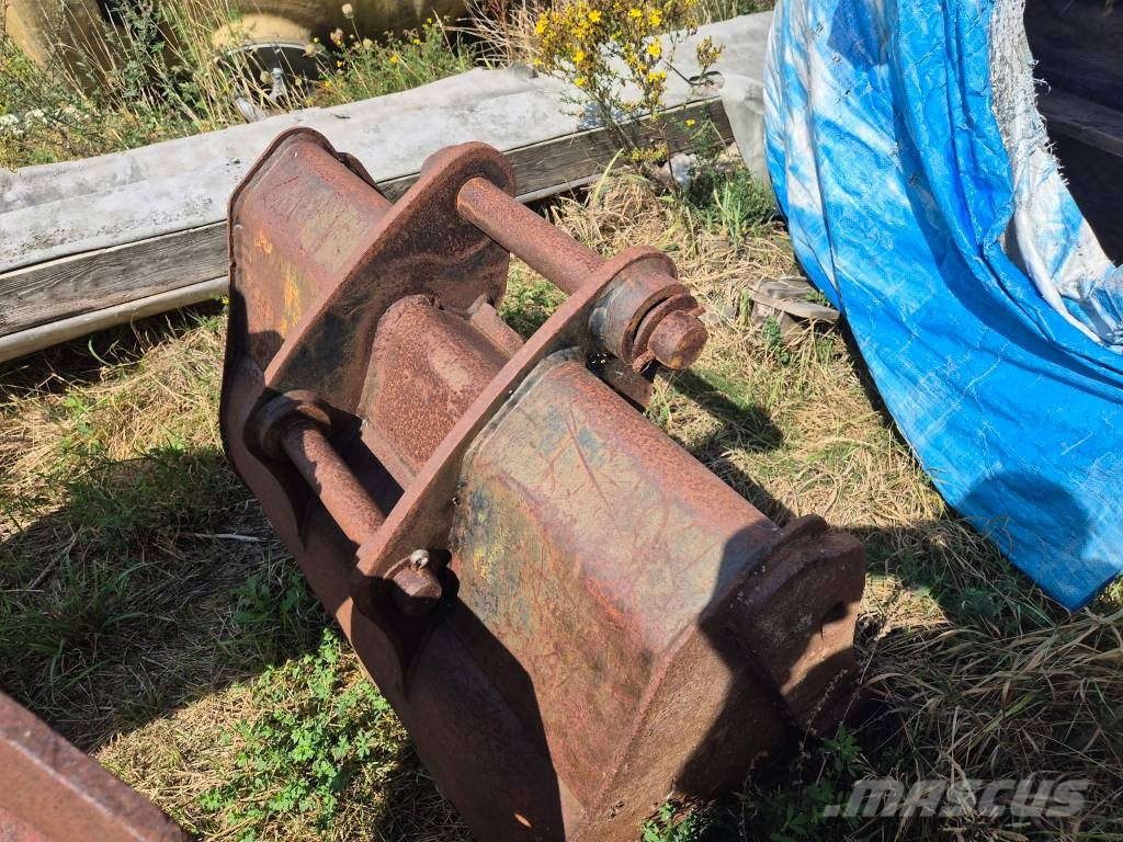 Excavator buckets and attachments CAT, Komatsu, Volvo, Hitachi, Liebherr, JCB,.... Kašike / Korpe