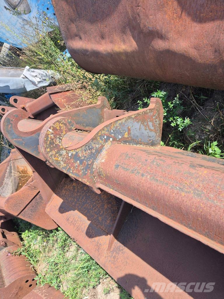 Excavator buckets and attachments CAT, Komatsu, Volvo, Hitachi, Liebherr, JCB,.... Kašike / Korpe