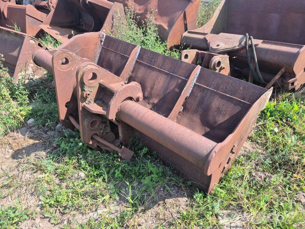 Excavator buckets and attachments CAT, Komatsu, Volvo, Hitachi, Liebherr, JCB,.... Kašike / Korpe