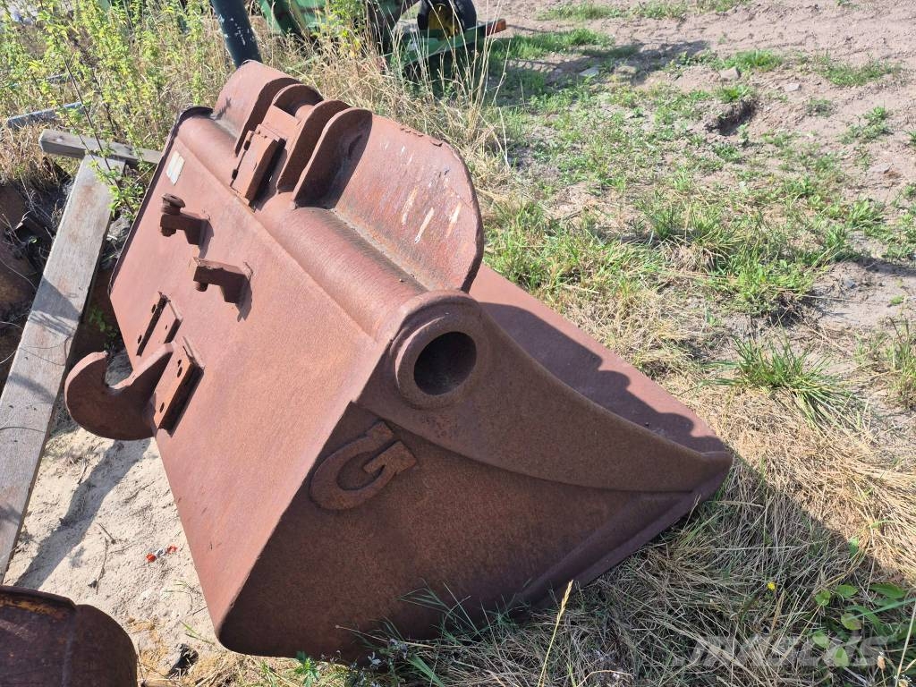 Excavator buckets and attachments CAT, Komatsu, Volvo, Hitachi, Liebherr, JCB,.... Kašike / Korpe