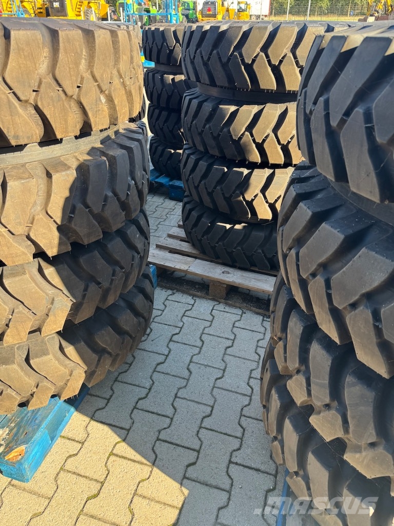 Aeolus 1000 X 20 Set / 10.00 X 20: 4x2 Tyres Rehvid, rattad ja veljed