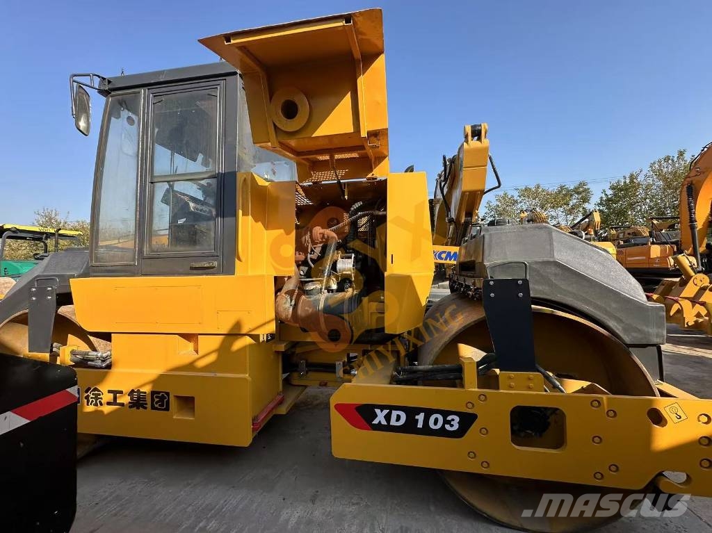 XCMG XD 103 Walzenzüge