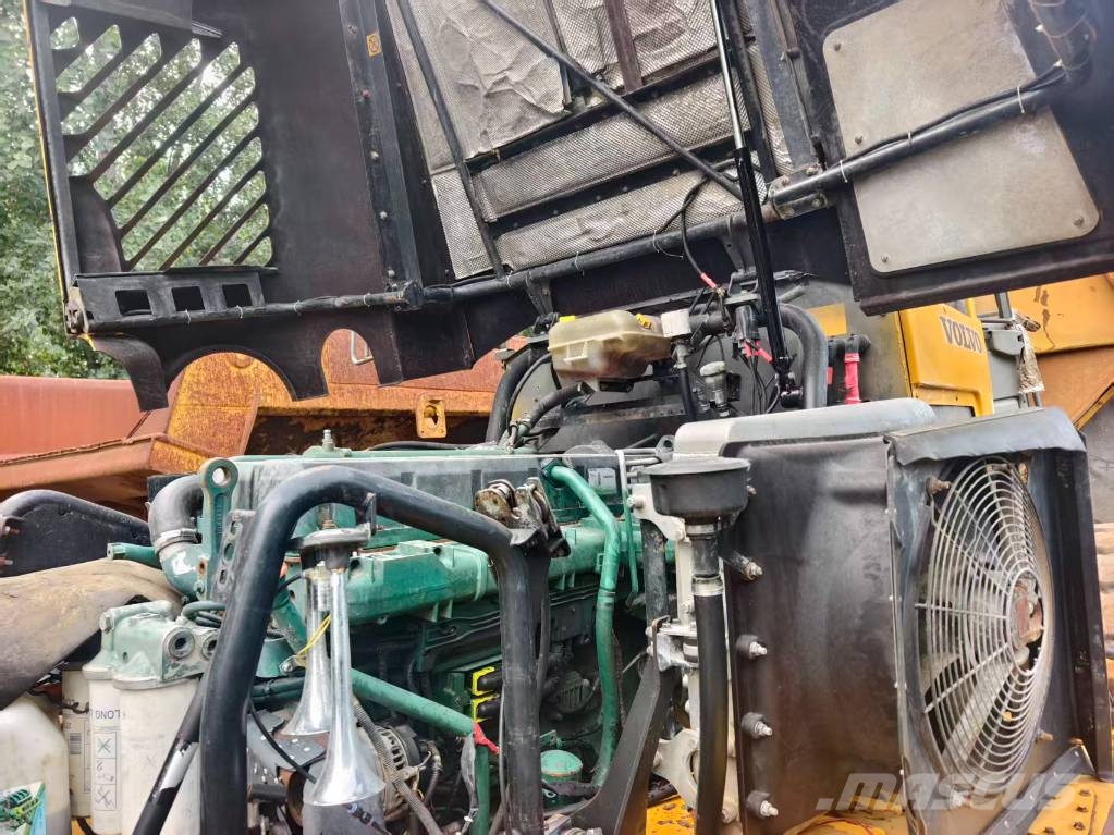 Volvo A 40 E Zglobni demperji