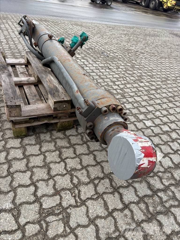 Volvo EC750E Boom / Lift Cylinder – 14711754 Hydraulics