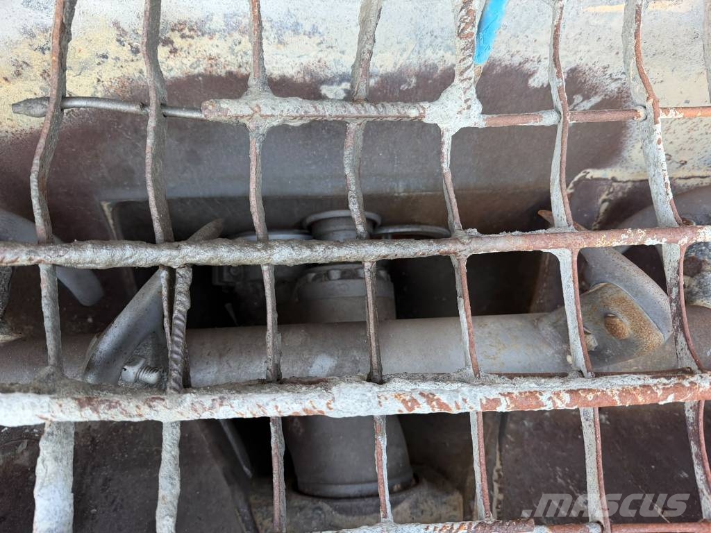 Astra HD8 84.45 Beton dağıtım bomları