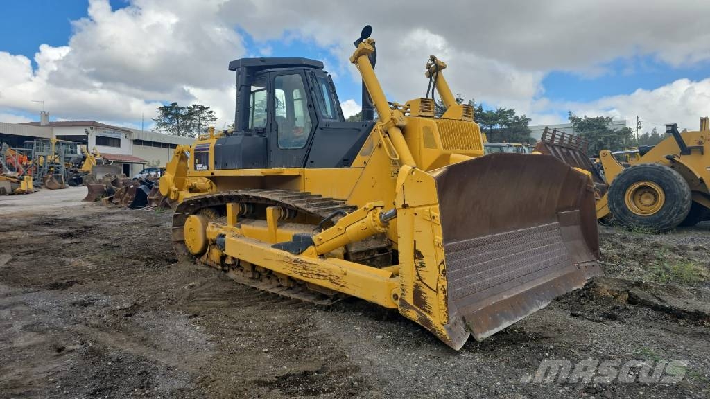 Komatsu D 155 AX-5 بلدوزرات مجنزرة