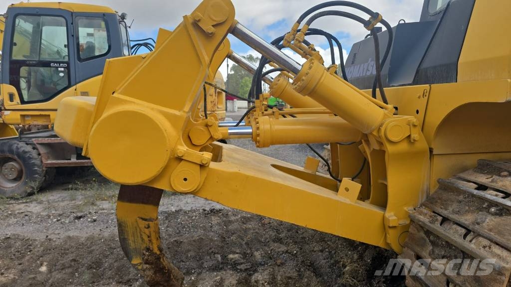 Komatsu D 155 AX-5 بلدوزرات مجنزرة