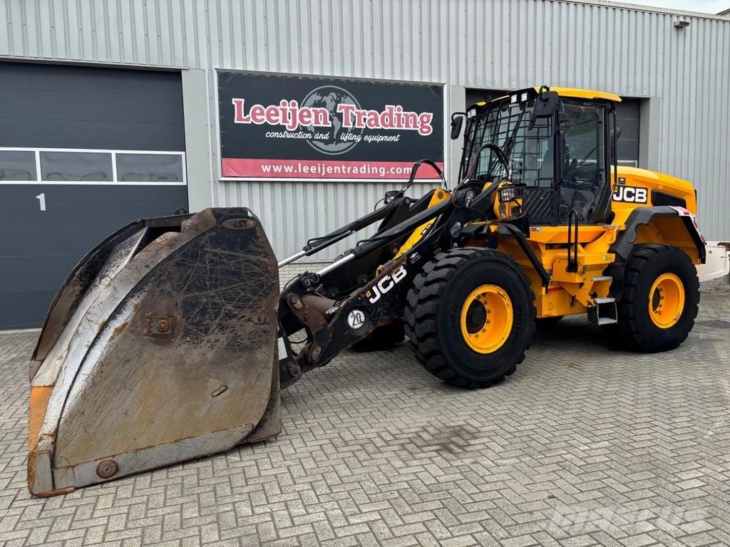 JCB 437WHT T4F Wheelloader, highlift with hightip buck Incarcator pe pneuri
