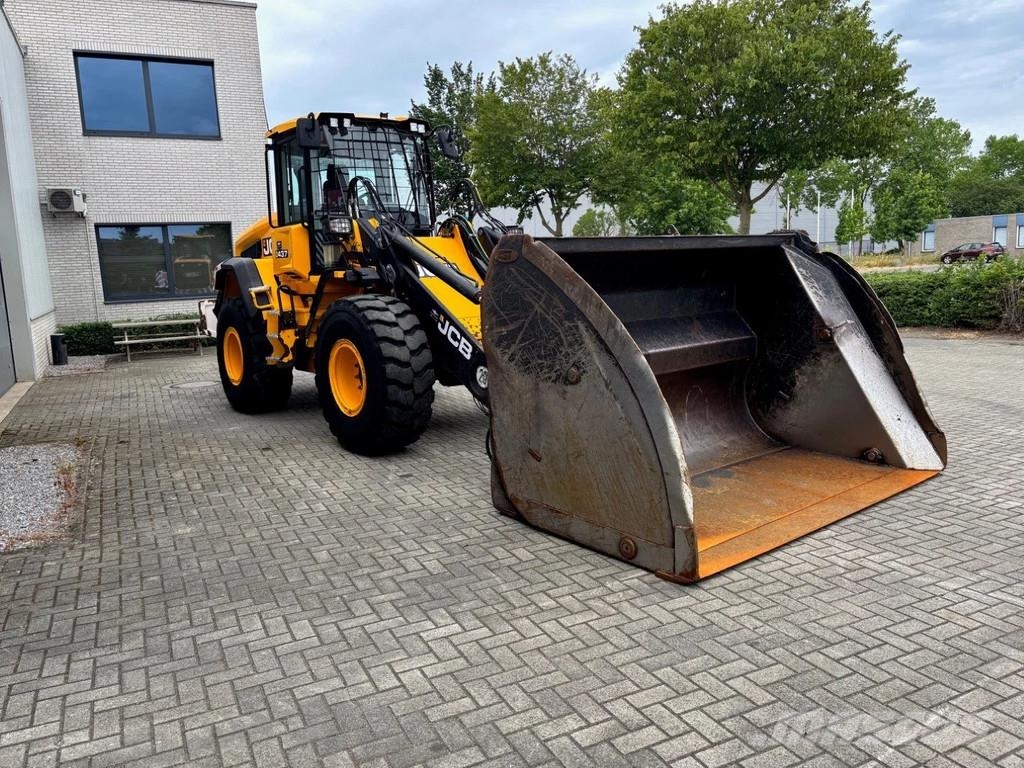 JCB 437WHT T4F Wheelloader, highlift with hightip buck Incarcator pe pneuri
