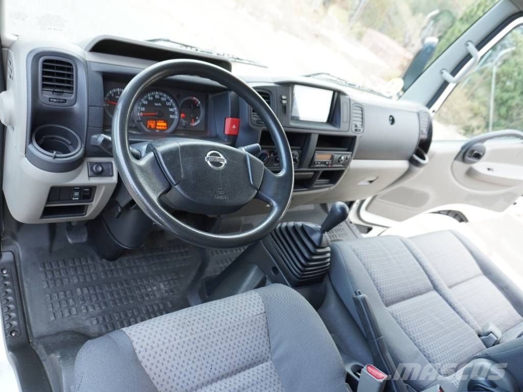 Nissan CABSTAR 45.15 CAJA ABIERTA Y TRAMPILLA Φορτηγά Kαρότσα με ανοιγόμενα πλαϊνά