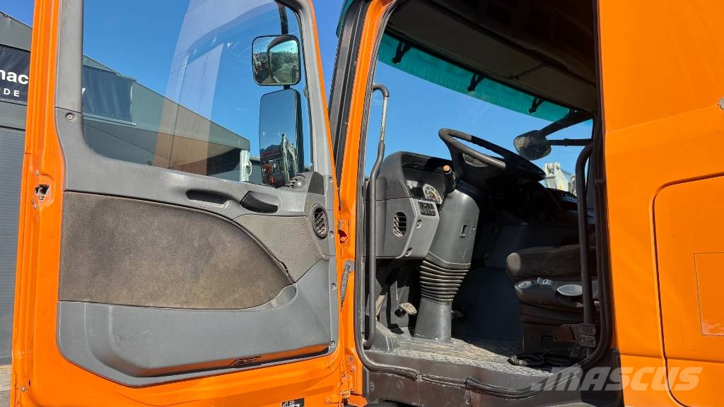 Mercedes-Benz ACTROS 1841 LS tractor unit - 3 pedals Tegljači