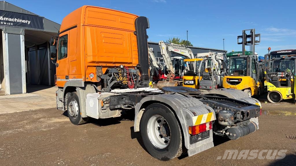 Mercedes-Benz ACTROS 1841 LS tractor unit - 3 pedals Tegljači