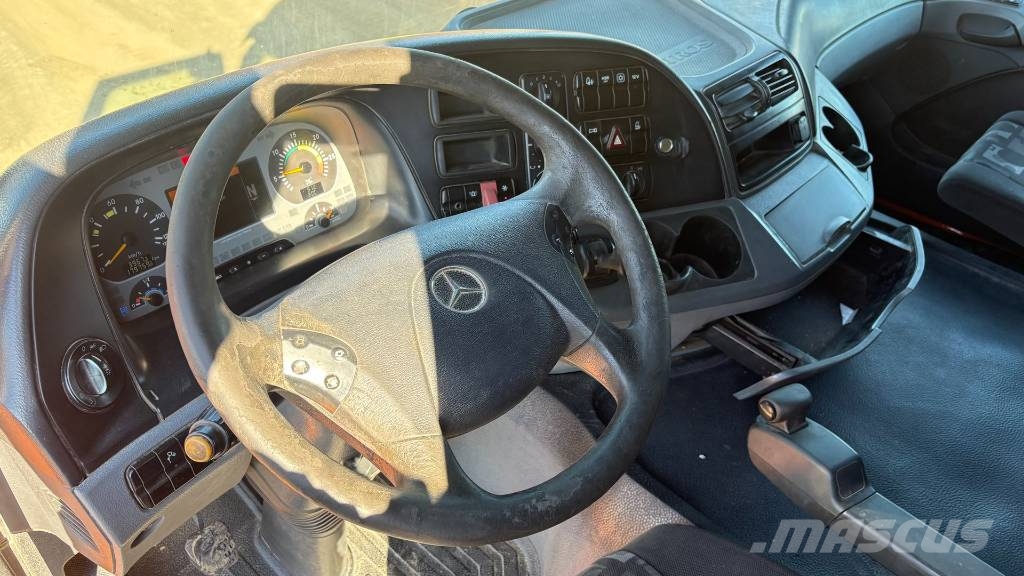 Mercedes-Benz ACTROS 1841 LS tractor unit - 3 pedals Tegljači