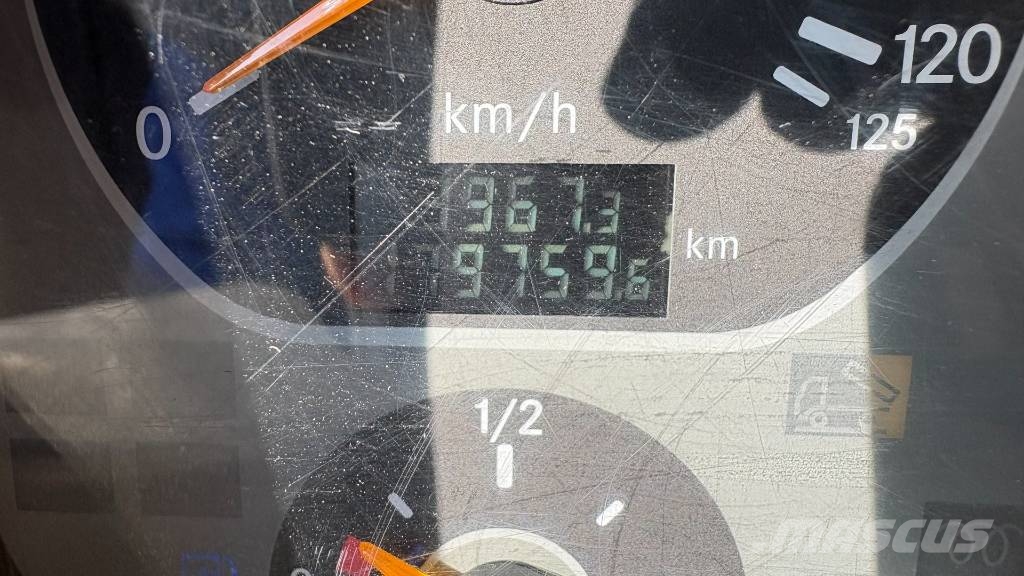 Mercedes-Benz ACTROS 1841 LS tractor unit - 3 pedals Tegljači