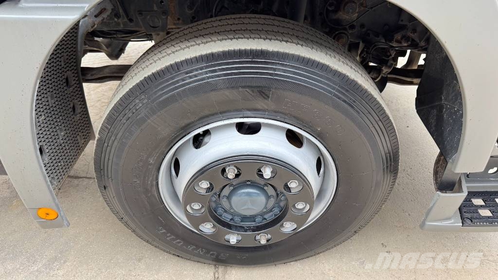 Mercedes-Benz ACTROS 1841 LS tractor unit - 3 pedals Camiones tractor