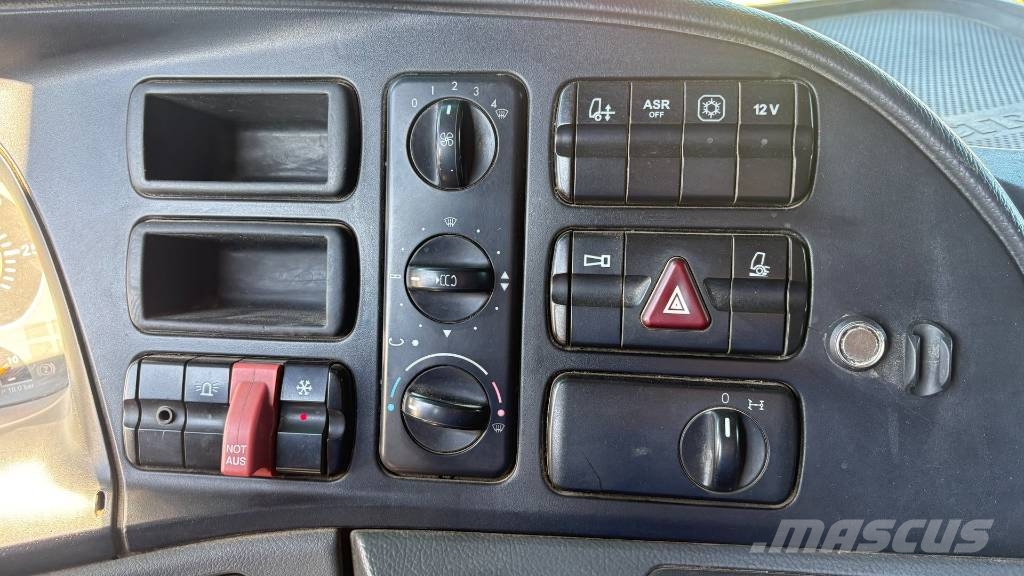 Mercedes-Benz ACTROS 1841 LS tractor unit - 3 pedals Tegljači