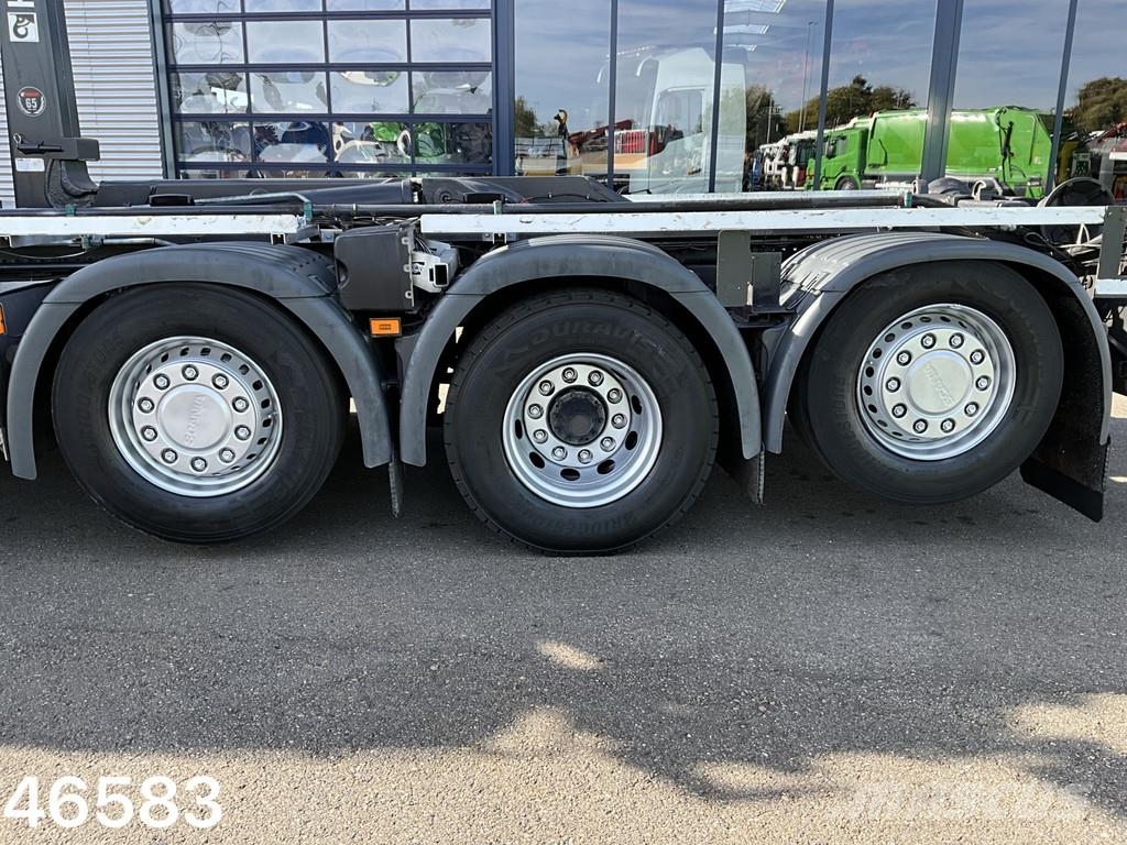 Scania G 410 8x2 Euro 6 Hiab 28 Tonmeter laadkraan Abrollkipper